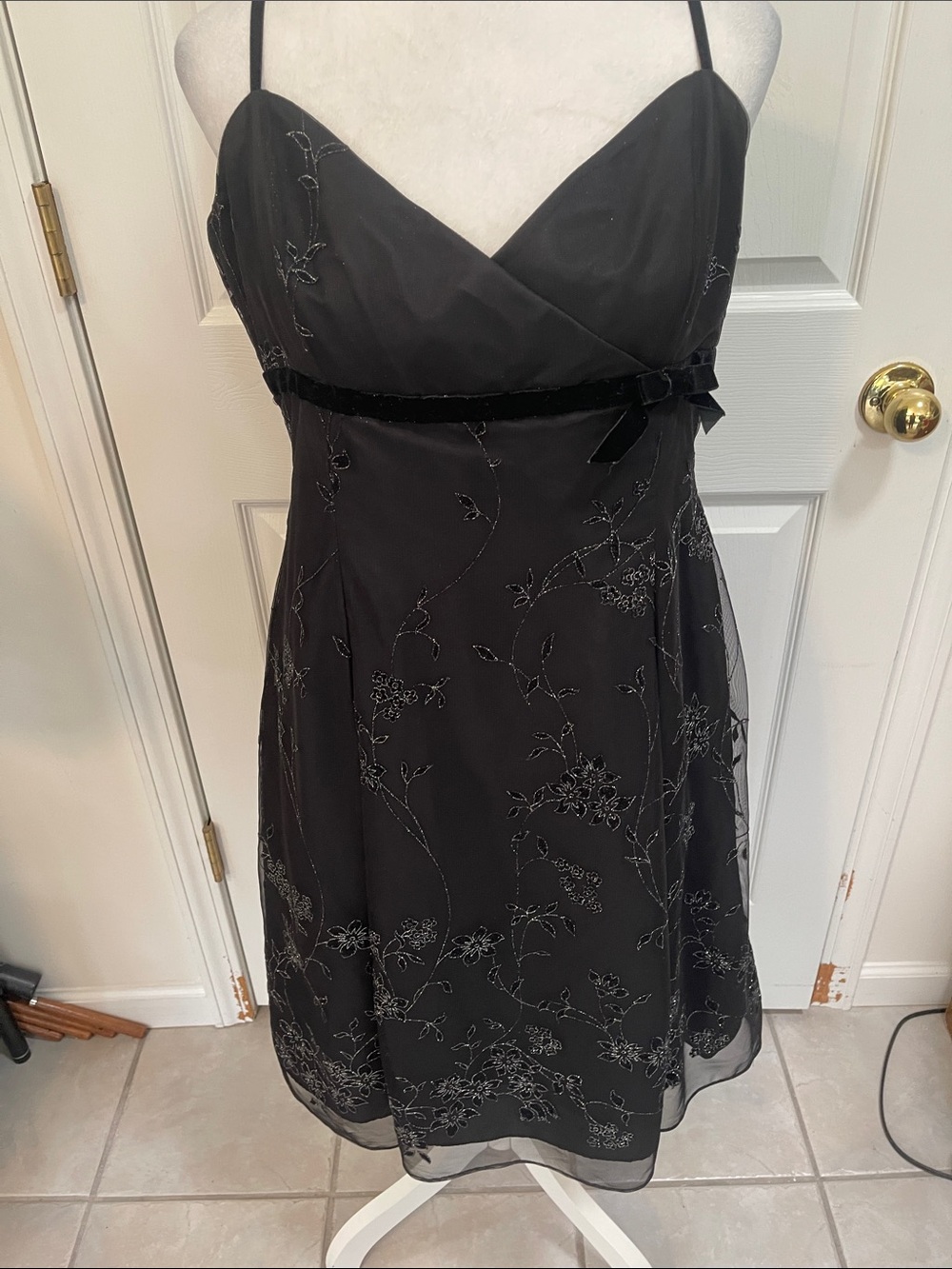 Papell Boutique Black Spaghetti Strap Embroidered Mini Dress Sz 12